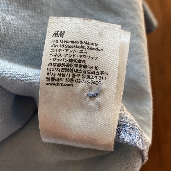 H&M Chambray Button Down - Picture 6 of 6